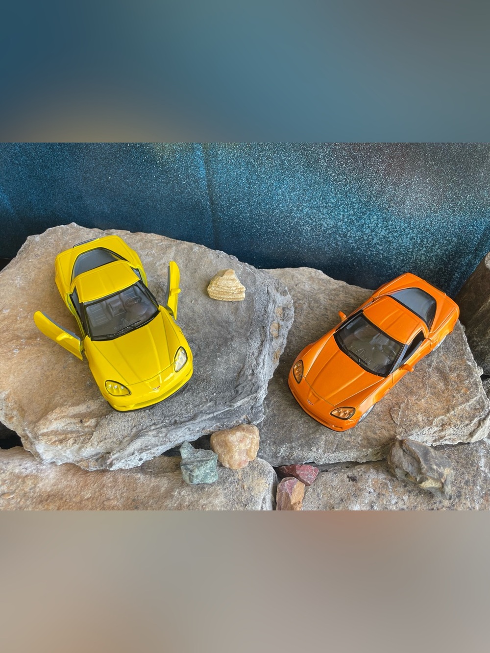 Set of 2 - Vintage Die-Cast 2007 Chevrolet Corvette Z06 by Kinsmart